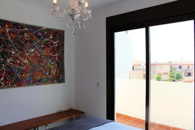 Design Ev, 4 Yatak Odası, Havuz Kullanımı, Denize Bakan