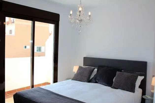 Design Ev, 4 Yatak Odası, Havuz Kullanımı, Denize Bakan