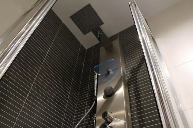 Design Ev, 4 Yatak Odası, Havuz Kullanımı, Denize Bakan