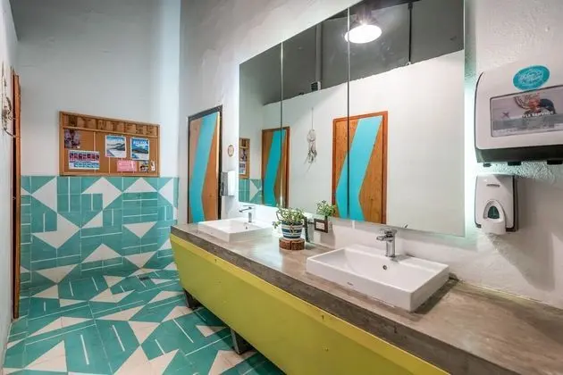 Ortak Ranzalı Oda, Karma Ranzalı Oda, Ortak Banyo (1)