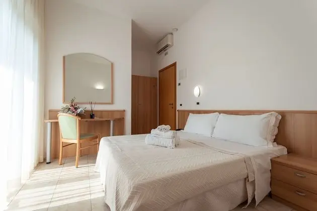 Comfort Tek Büyük veya İki Ayrı Yataklı Oda