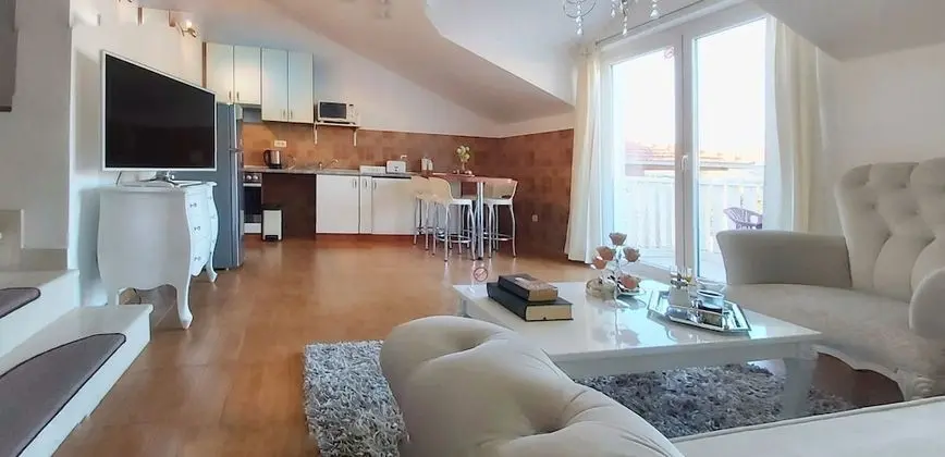 Comfort Apart Daire, Liman Manzaralı