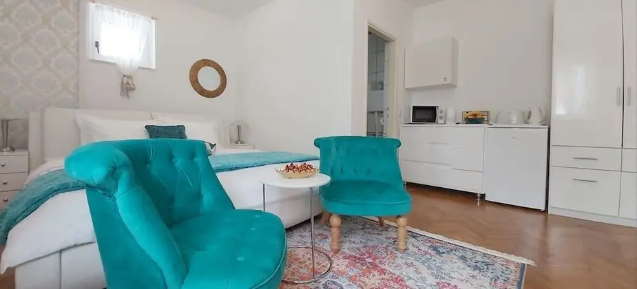 Standard Tek Büyük Yataklı Oda