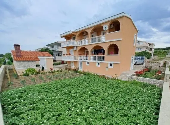 Apart Daire (Adria - with beautiful garden - A1(2))