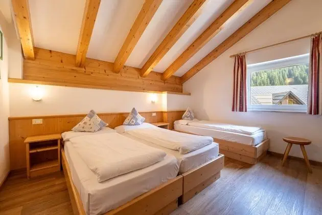 Economy Üç Kişilik Oda (1 Double bed and 1 Single bed)