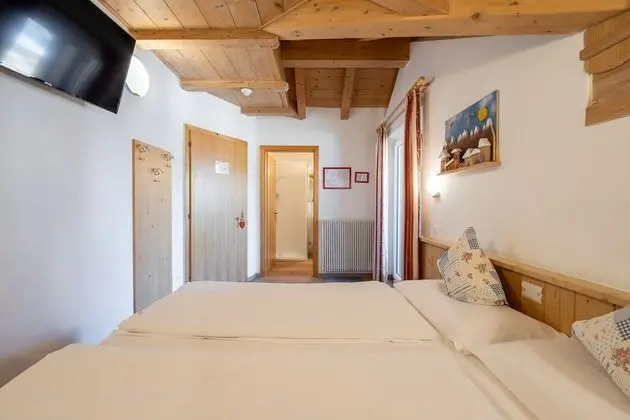 Economy Üç Kişilik Oda (1 Double bed and 1 Single bed)