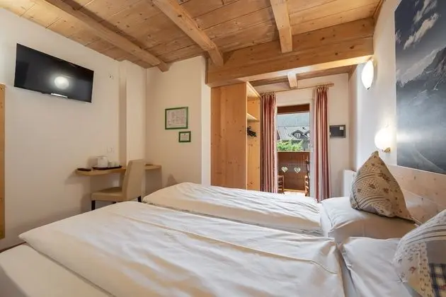 Economy Üç Kişilik Oda (1 Double bed and 1 Single bed)