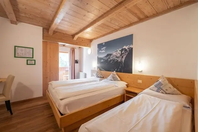 Economy Üç Kişilik Oda (1 Double bed and 1 Single bed)
