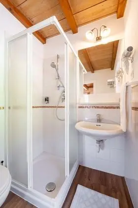 Economy Üç Kişilik Oda (1 Double bed and 1 Single bed)