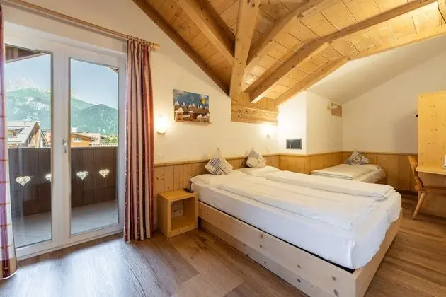 Economy Üç Kişilik Oda (1 Double bed and 1 Single bed)