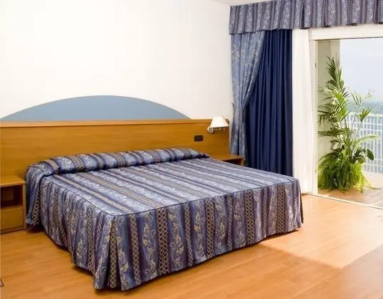 Standard Tek Büyük veya İki Ayrı Yataklı Oda, Balkon, Deniz Manzaralı