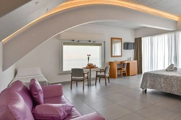 Comfort Tek Büyük Yataklı Oda