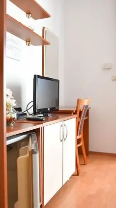 Basic Tek Büyük veya İki Ayrı Yataklı Oda