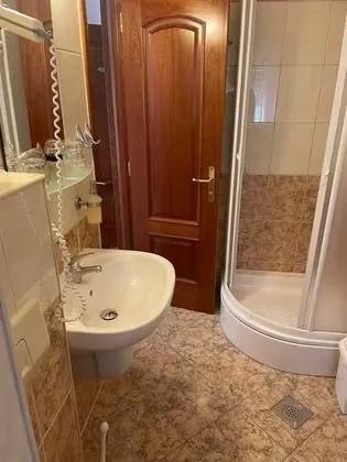 Basic Tek Büyük veya İki Ayrı Yataklı Oda