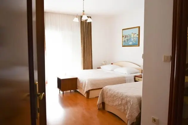 Basic Üç Kişilik Oda