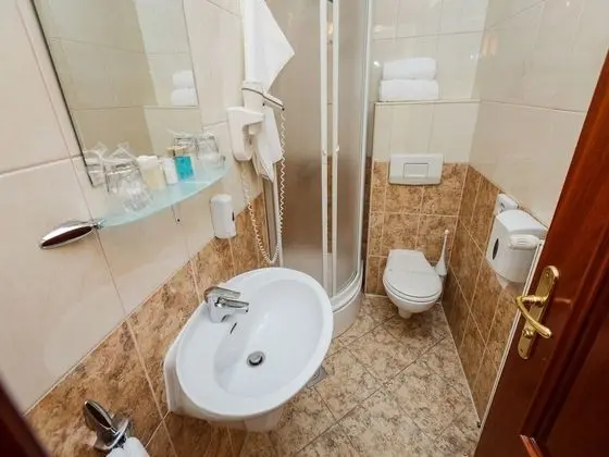 Basic Üç Kişilik Oda