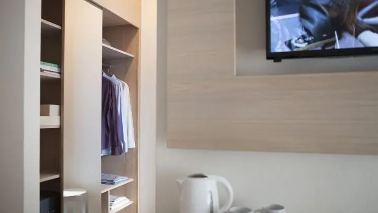 Tek Büyük Yataklı Oda, Balkon
