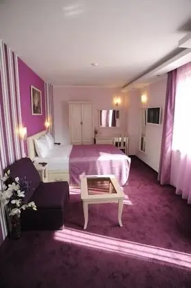 Luxury Tek Büyük Yataklı Oda