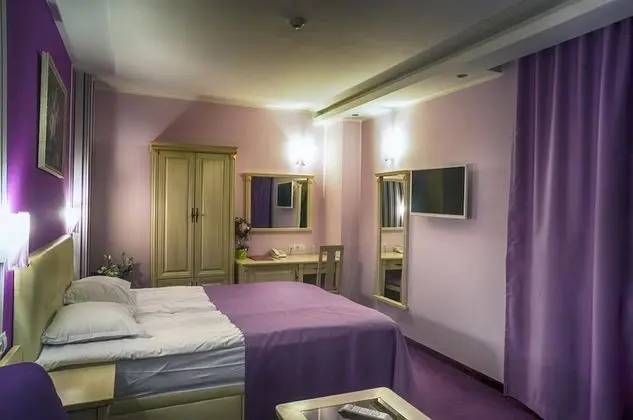 Luxury Tek Büyük Yataklı Oda
