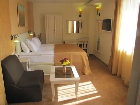 Luxury Tek Büyük Yataklı Oda
