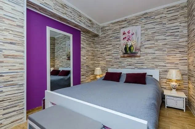 Villa (Six Bedroom Villa with Swimming pool )