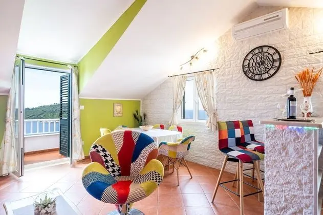 Villa (Six Bedroom Villa with Swimming pool )