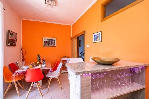 Villa (Six Bedroom Villa with Swimming pool )