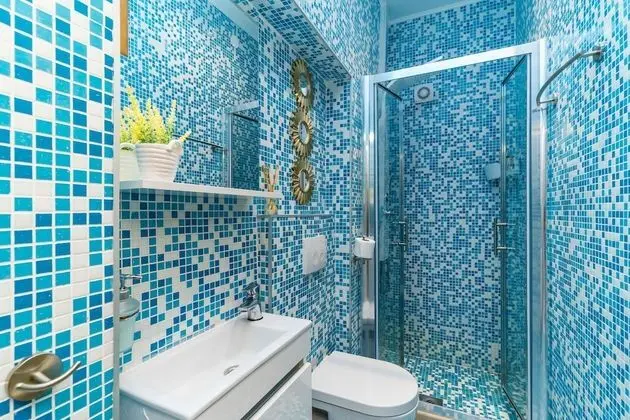 Villa (Six Bedroom Villa with Swimming pool )