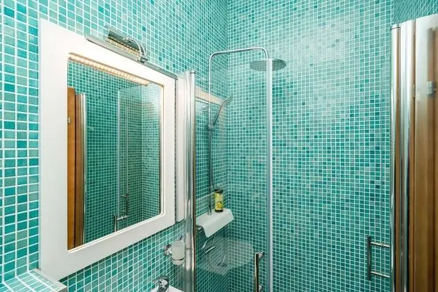 Villa (Six Bedroom Villa with Swimming pool )