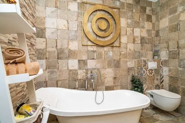 Villa (Six Bedroom Villa with Swimming pool )