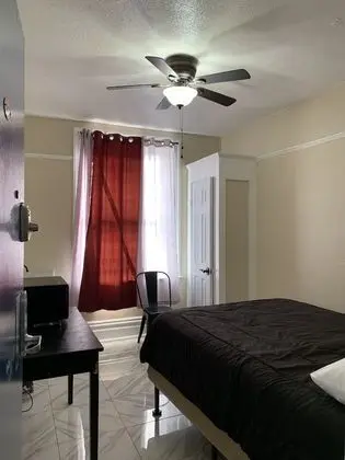 Oda, 1 Çift Kişilik Yatak, Ortak Banyo