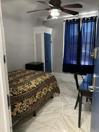 Oda, 1 Çift Kişilik Yatak, Ortak Banyo