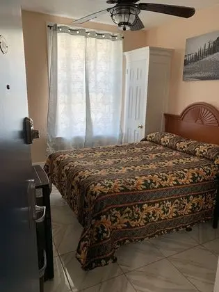 Oda, 1 Çift Kişilik Yatak, Ortak Banyo