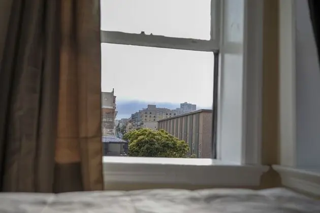 Oda, 1 Çift Kişilik Yatak, Ortak Banyo