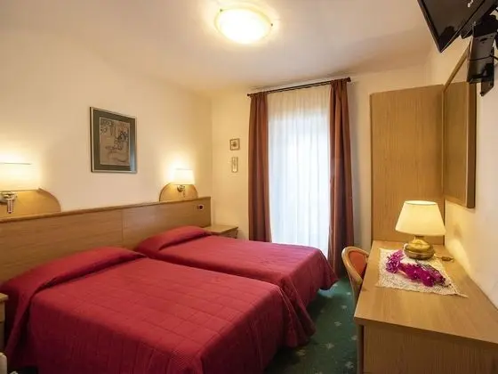 Economy Tek Büyük Yataklı Oda