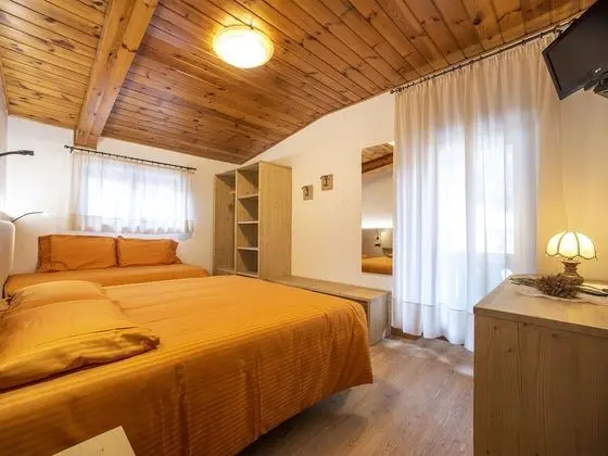 Üç Kişilik Oda, Sigara İçilmez, Dağ Manzaralı