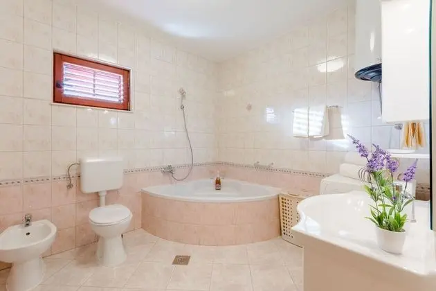 Villa (Three Bedroom Villa with Pool)