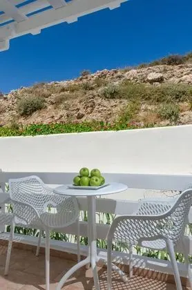 Tek Büyük veya İki Ayrı Yataklı Oda, Balkon