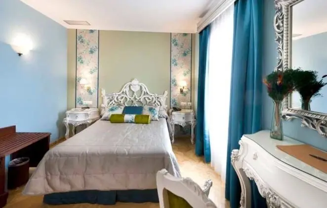 Deluxe Tek Büyük Yataklı Oda, Balkon