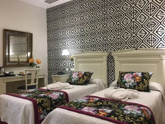 Standard Tek Büyük Yataklı Oda