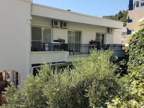 Tek Büyük Yataklı Oda, Balkon