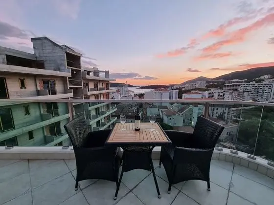 Apart Daire, 4 Yatak Odası, Deniz Manzaralı (A22)