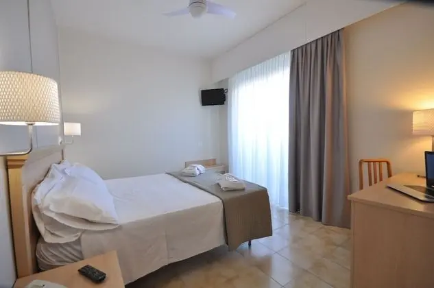 Tek Büyük Yataklı Oda, Balkon