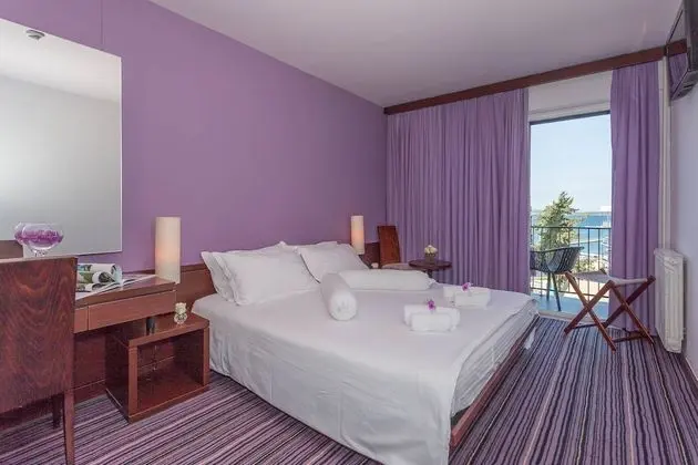 Superior Tek Büyük Yataklı Oda, Balkon (Partial Sea View)