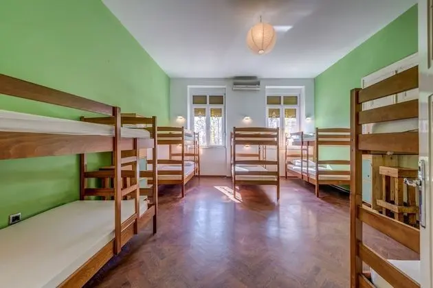 Ortak Ranzalı Oda (one bed in 10 bed dormitory)