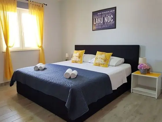 Apart Daire, Bahçe Manzaralı (A)