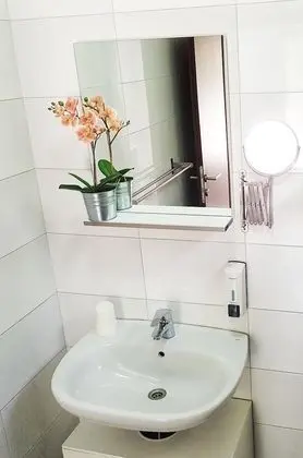 Apart Daire, Bahçe Manzaralı (A)