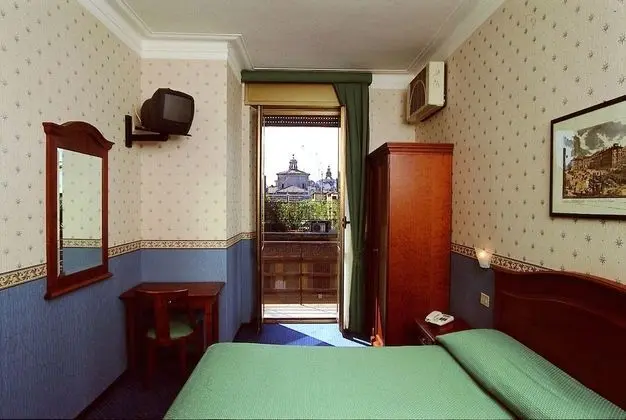 Standard Tek Büyük veya İki Ayrı Yataklı Oda