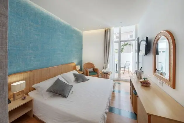 Superior Tek Büyük Yataklı Oda, Balkon, Bahçe Manzaralı