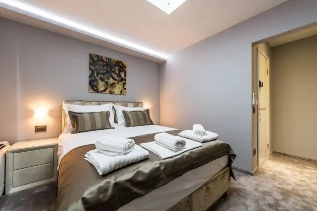 Deluxe Tek Büyük Yataklı Oda